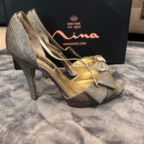 Nina Platino Bliss stilettos gold/black glitter mesh, rhinestones size 7 - Picture 8 of 8